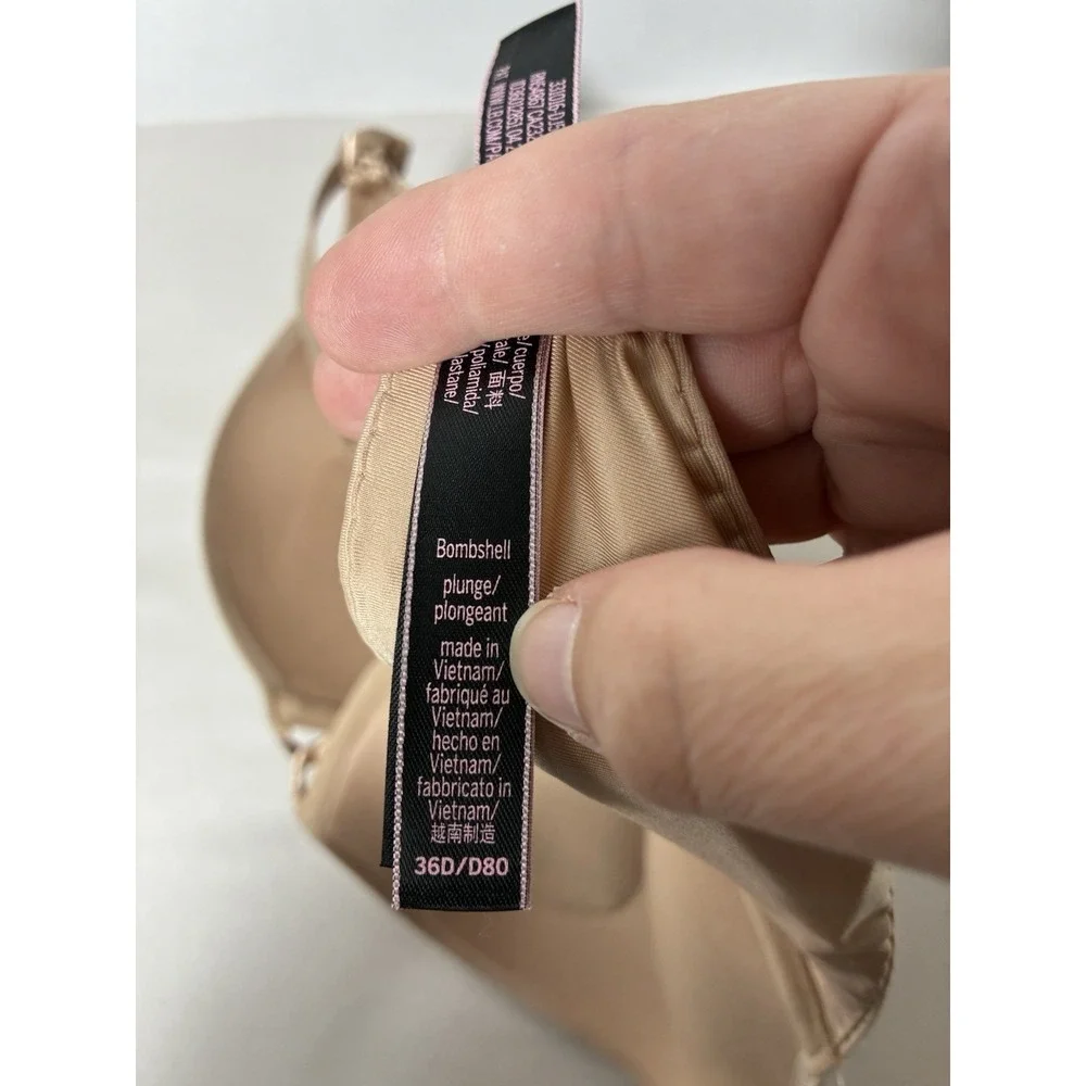 Victoria's Secret Bombshell Plunge Bra 36D Nude Ajustable Straps Padded Wire